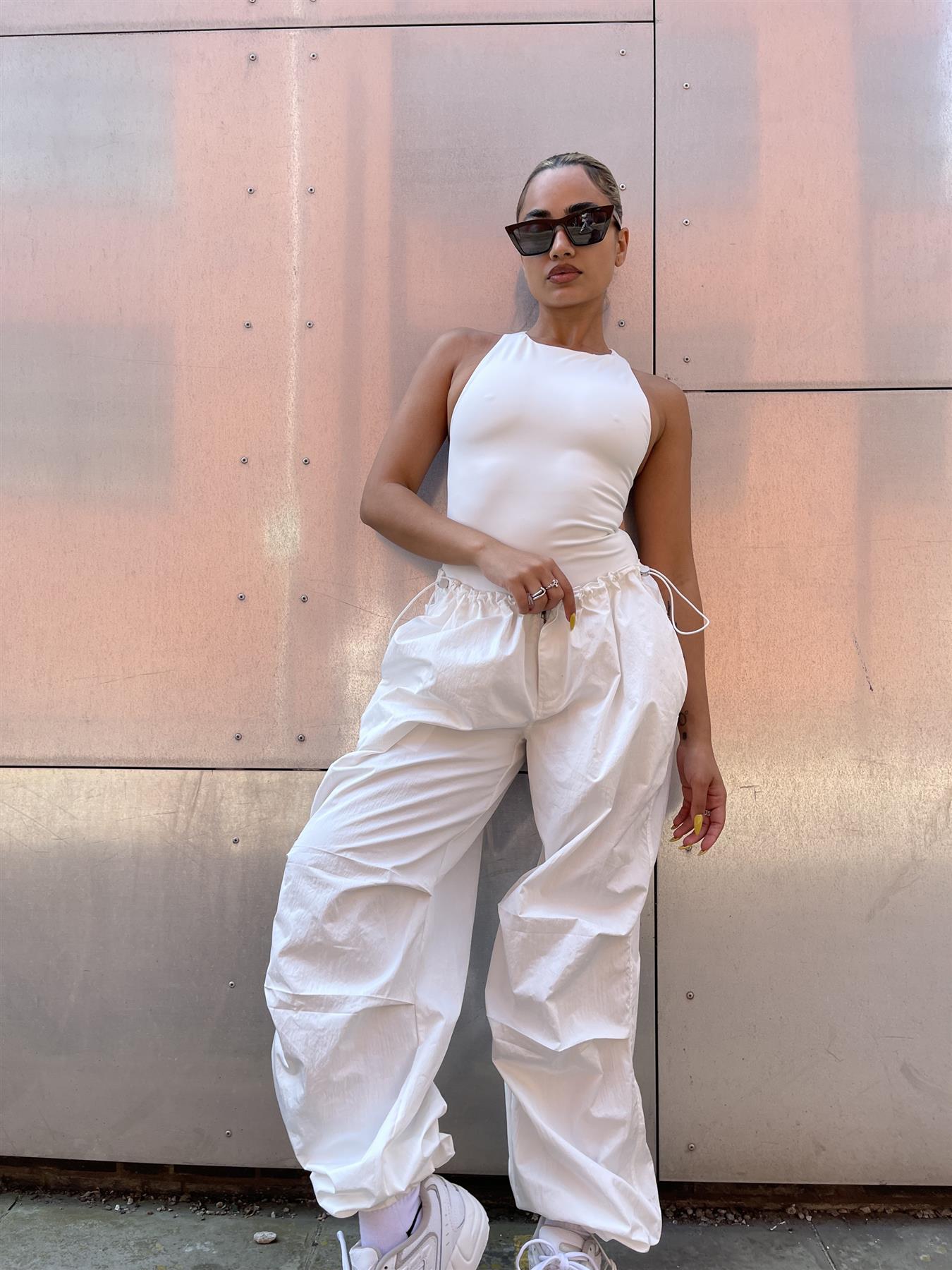Everywear Off-White Sleeveless-Crew-Neck Bodysuit