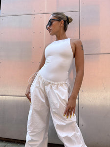 Everywear Off-White Sleeveless-Crew-Neck Bodysuit