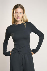 Signature Black Long-Sleeve- Top