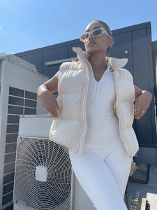 Everywear Cream Puffer Gilet